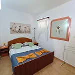 Turan Centrally Located With Free Parking Игране