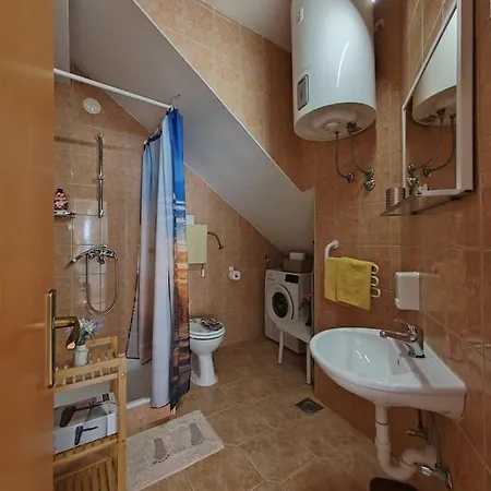Turan Centrally Located With Free Parking Igrane