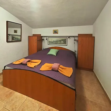 Turan Centrally Located With Free Parking Lägenhet