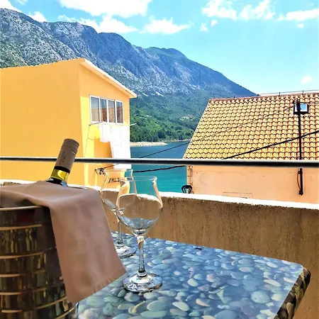 Apartment Turan Centrally Located With Free Parking Igrane