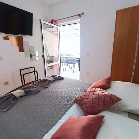Turan Centrally Located With Free Parking * Igrane