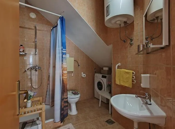 Turan Centrally Located With Free Parking 伊格拉恩