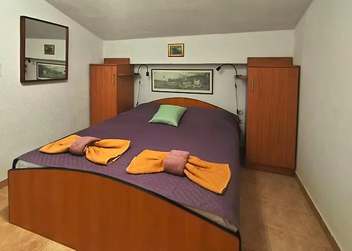 Turan Centrally Located With Free Parking 公寓